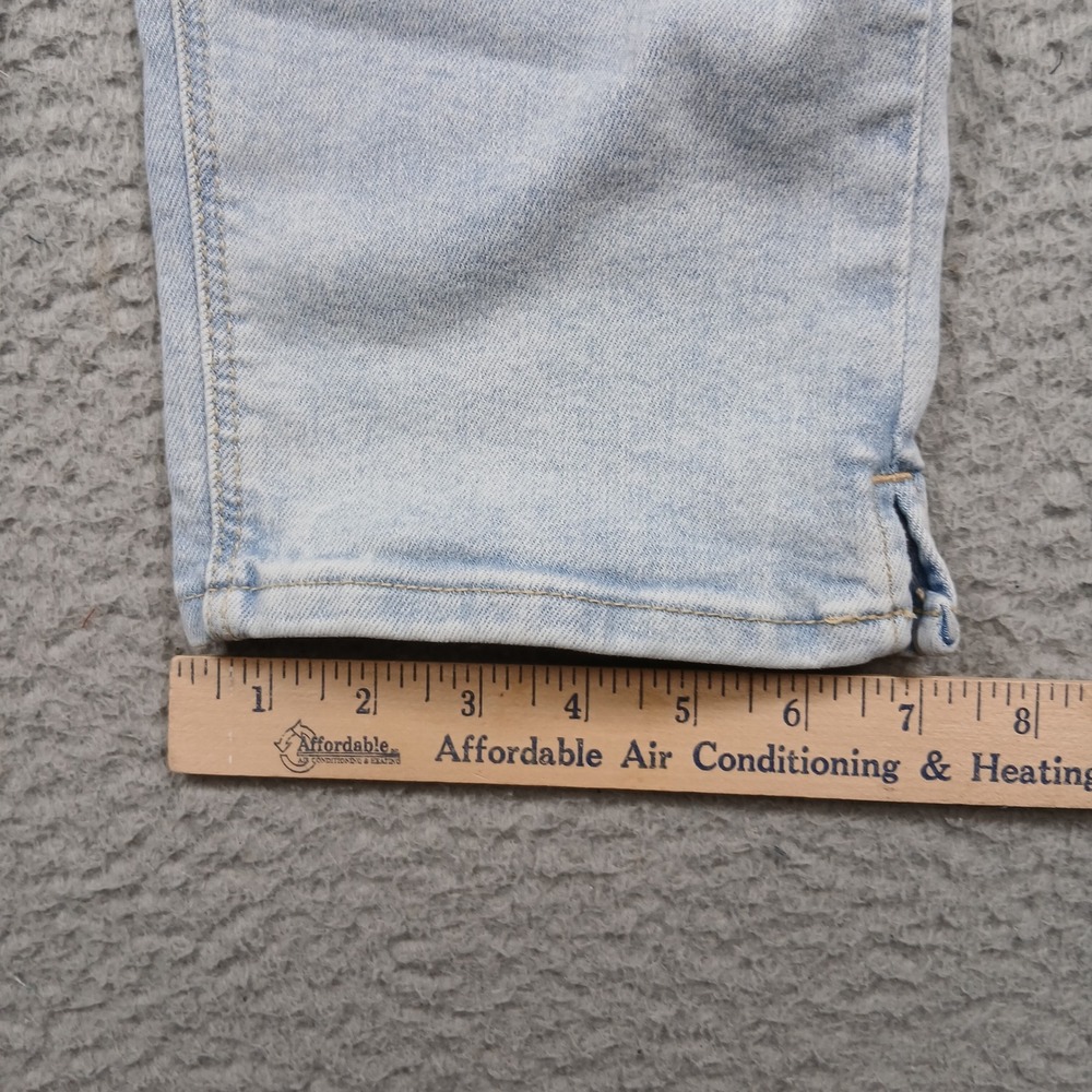Old Navy High Rise Capri Jeans Light Wash Secret-Smooth Pockets Women's 12 EUC‎ - Picture 12 of 14